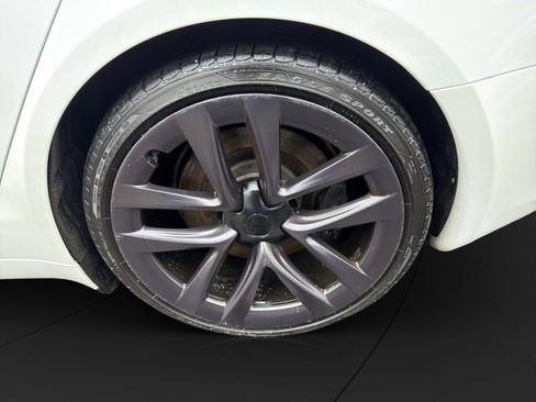 Used 2021 Tesla Model S Plaid image 22