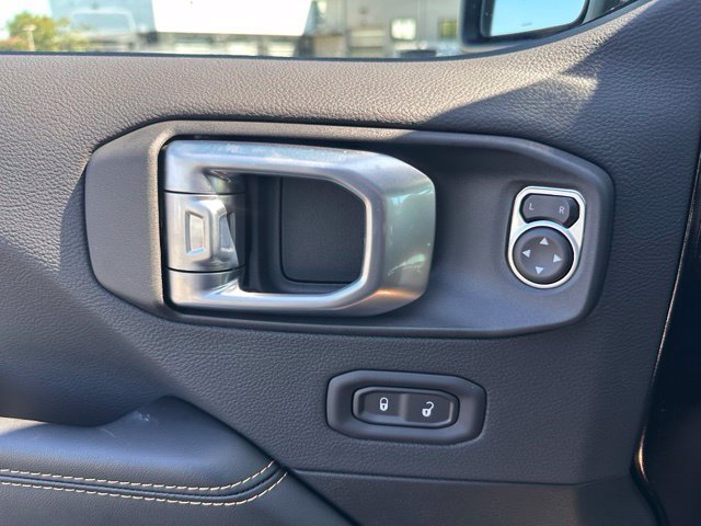New 2027 Jeep Wrangler Unlimited Sahara AWD/4WD image 17