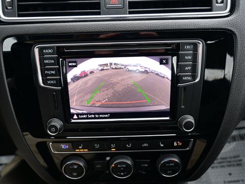 Used 2018 Volkswagen Jetta SEL image 23