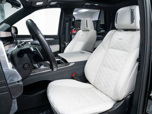 Used 2025 Cadillac Escalade V image 21
