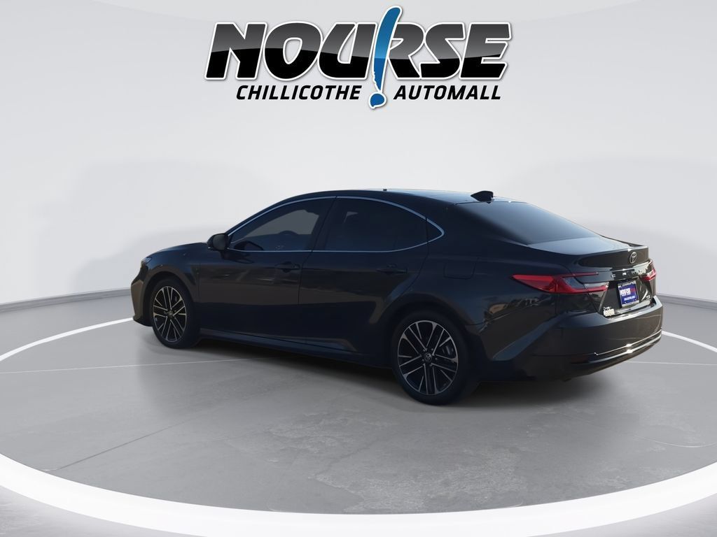 Used 2025 Toyota Camry XLE FWD image 6