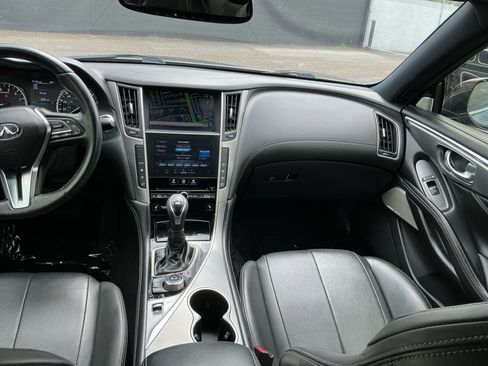 Used 2022 INFINITI Q60 3.0t Luxe w/ Essential Package RWD image 16