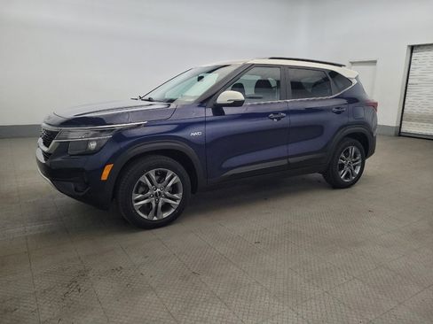 Used 2023 Kia Seltos S AWD/4WD image 2