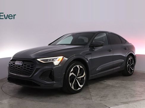 Used 2024 Audi Q8 e-tron Premium Plus AWD/4WD image 2
