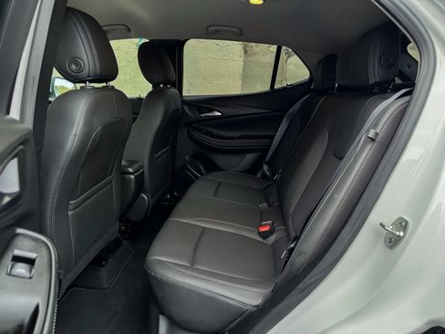 Used 2024 Buick Encore GX Sport Touring FWD image 18