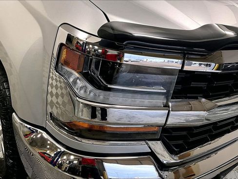 Used 2018 Chevrolet Silverado 1500 LT w/ All Star Edition image 27