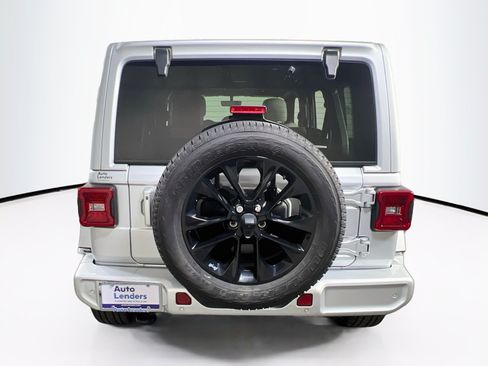 Used 2023 Jeep Wrangler Unlimited Sahara AWD/4WD image 6