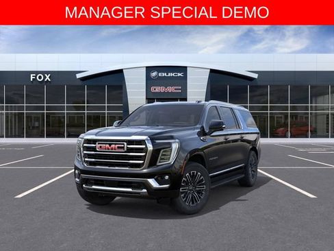 Used 2026 GMC Yukon XL Elevation w/ Elevation Premium Package AWD/4WD image 8