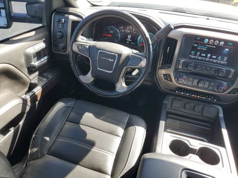Used 2019 GMC Sierra 2500 Denali w/ Duramax Plus Package AWD/4WD image 26