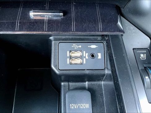 Certified 2023 Lexus GX 460 Premium w/ Premium Package AWD/4WD image 16
