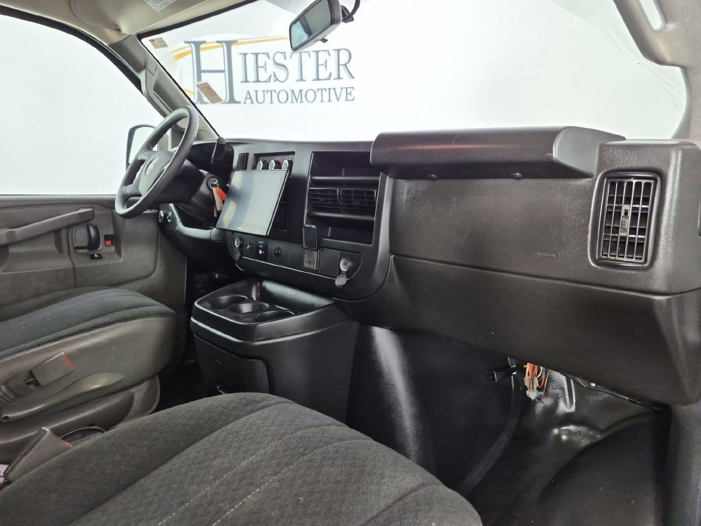 Used 2022 GMC Savana 2500 w/ Driver Convenience Package RWD image 31