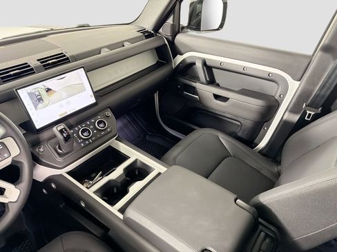 Certified 2025 Land Rover Defender 110 S image 26
