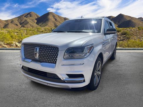 Used 2019 Lincoln Navigator Reserve w/ Cargo Package AWD/4WD image 2
