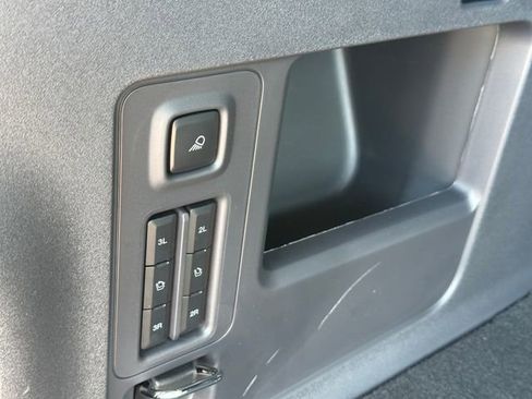 Used 2025 Ford Expedition Max Platinum w/ Stealth Appearance Package image 15