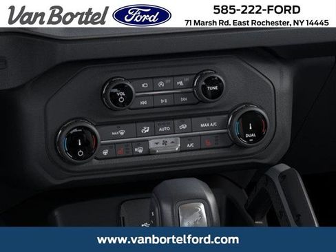 Used 2025 Ford Bronco Badlands image 46