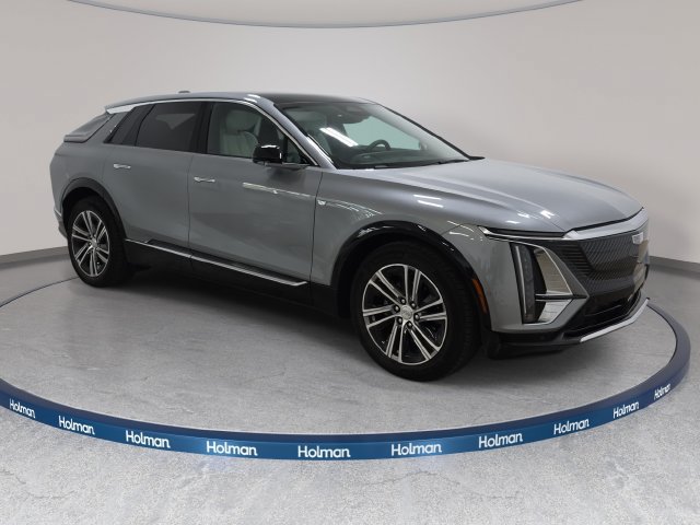 Certified 2024 Cadillac Lyriq Luxury AWD/4WD image 3