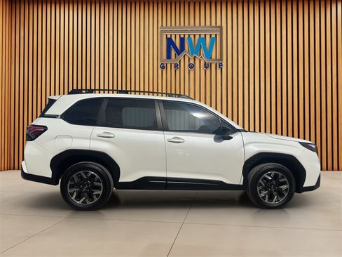 Used 2025 Subaru Forester AWD/4WD image 25