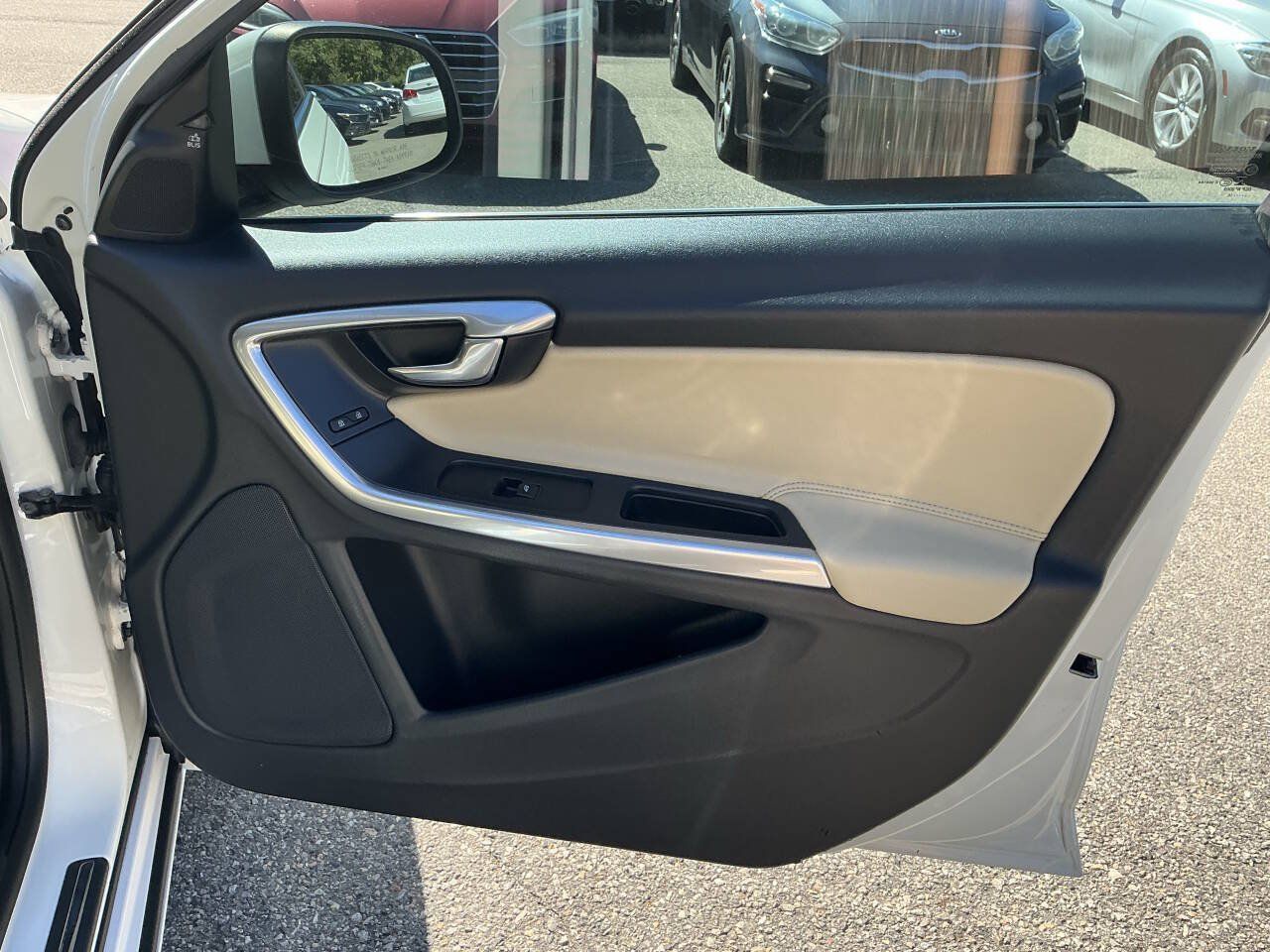 Used 2016 Volvo S60 T5 Premier w/ Convenience Package FWD image 35