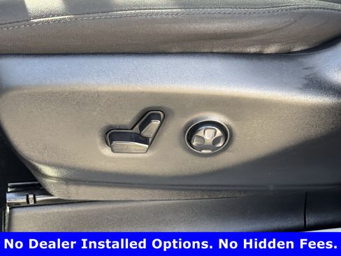 Used 2023 Chrysler Voyager LX FWD image 23