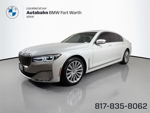 Used 2022 BMW 740i image 1