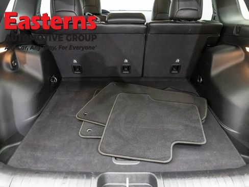 Used 2021 Jeep Cherokee Latitude Plus AWD/4WD image 9