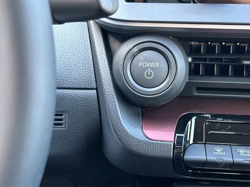 New 2026 Toyota Prius SE image 22