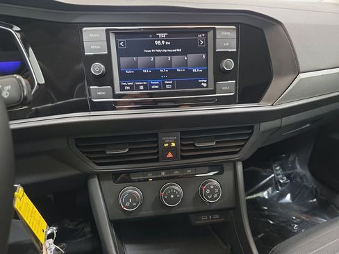 Used 2023 Volkswagen Jetta S image 20