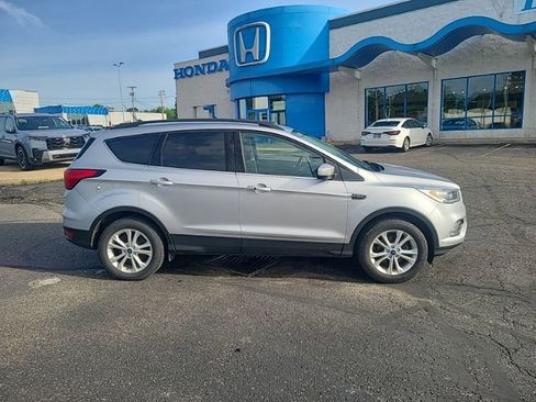 Used 2019 Ford Escape SEL FWD image 6
