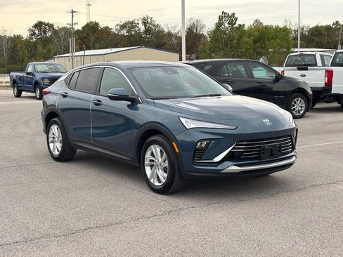 Used 2025 Buick Envista Preferred w/ Convenience I Package image 2