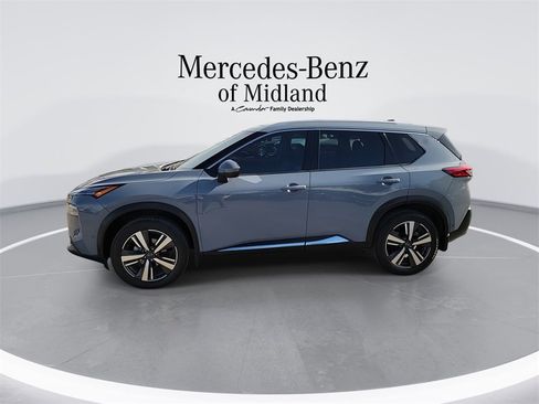 Used 2023 Nissan Rogue SL w/ SL Premium Package image 5