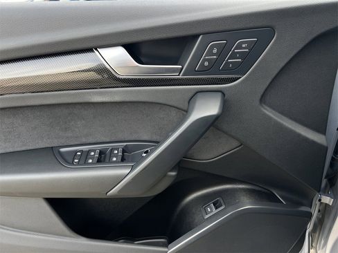 Used 2022 Audi SQ5 Premium image 27