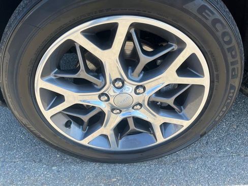 Used 2021 Jeep Grand Cherokee Overland image 6