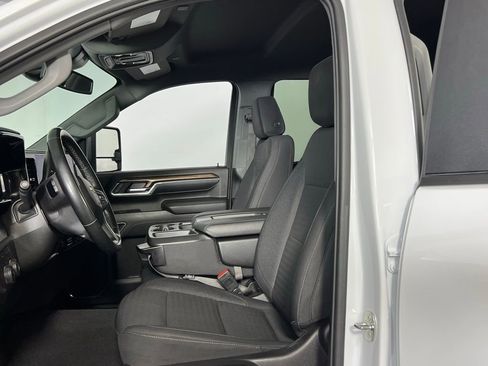 Used 2024 Chevrolet Silverado 3500 LT image 20