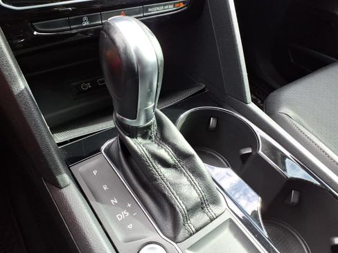 Used 2018 Volkswagen Atlas SEL FWD image 22