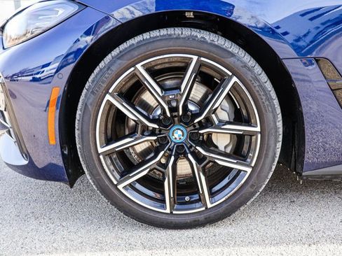 Used 2022 BMW i4 eDrive40 w/ M Sport Package image 9