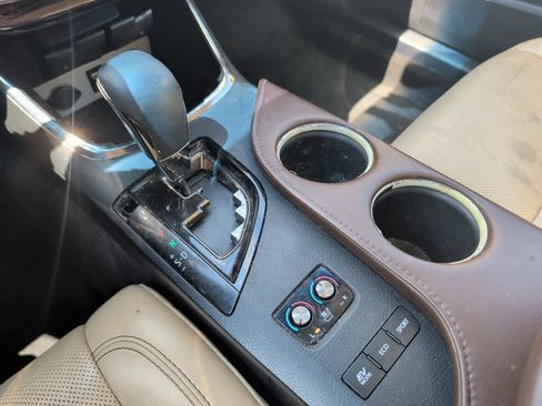 Used 2015 Toyota Avalon Limited w/ Technology Package FWD image 17