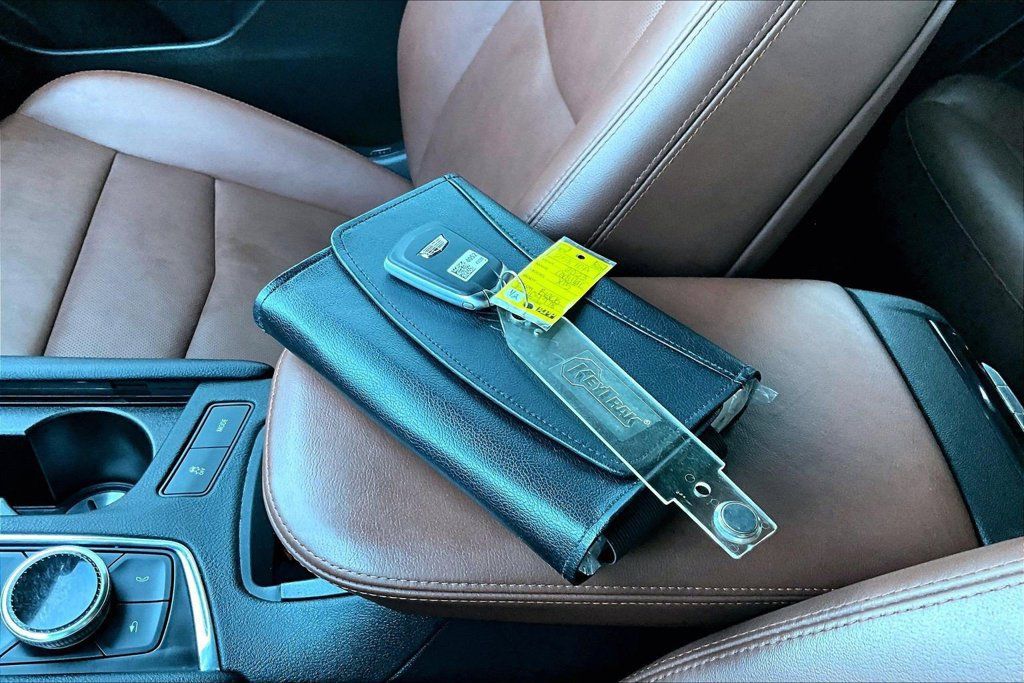Used 2023 Cadillac XT5 Sportv w/ Technology Package AWD/4WD image 35