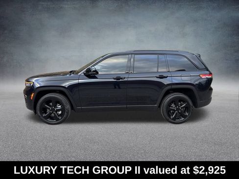Used 2024 Jeep Grand Cherokee Limited w/ Luxury Tech Group II image 2