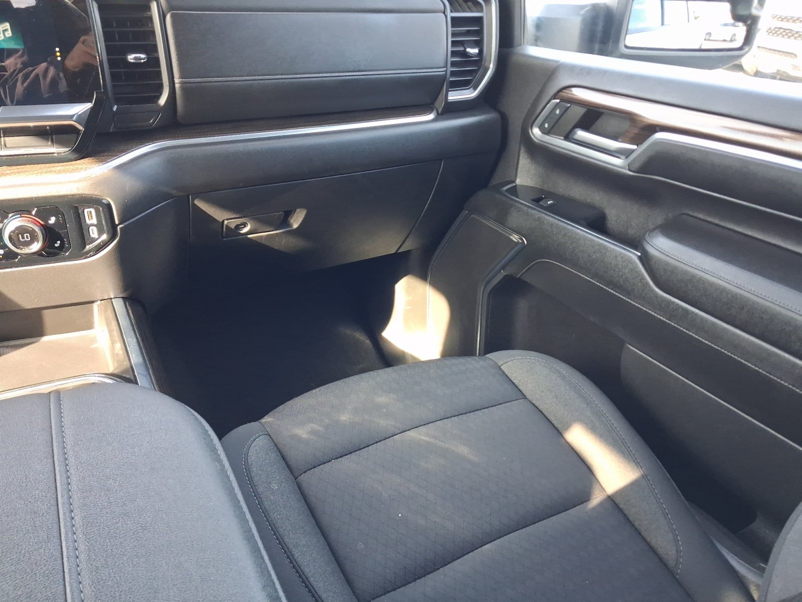 Used 2024 Chevrolet Silverado 2500 LT w/ Convenience Package AWD/4WD image 21