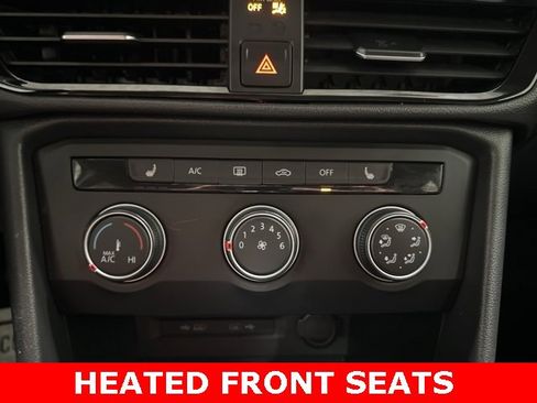 Used 2022 Volkswagen Taos SE image 24