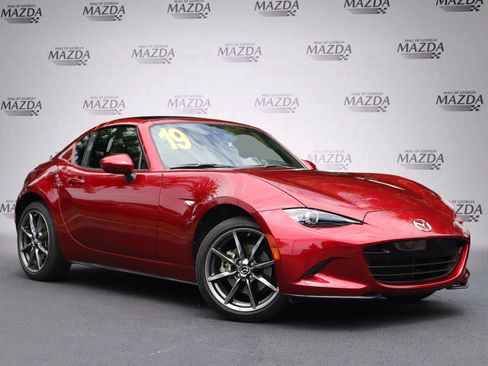 Used 2019 MAZDA MX-5 Miata RF Grand Touring w/ GT-S Package RWD image 2