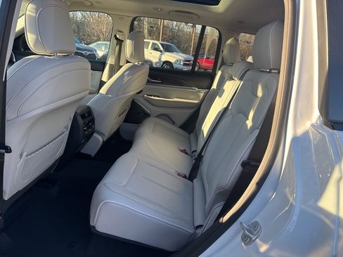 Used 2022 Jeep Grand Cherokee Overland image 10