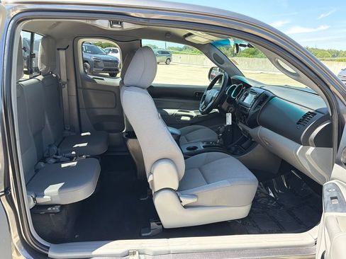Used 2013 Toyota Tacoma 2WD Access Cab w/ Convenience Pkg image 10