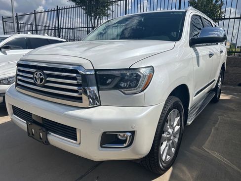 Used 2019 Toyota Sequoia Platinum image 3