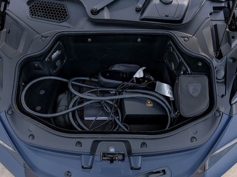 Used 2025 Lamborghini Revuelto image 58