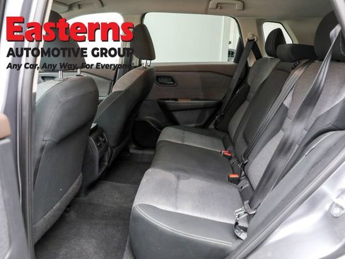 Used 2021 Nissan Rogue S image 22