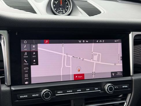 Certified 2021 Porsche Macan AWD/4WD image 22