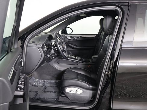 Used 2022 Porsche Macan image 28