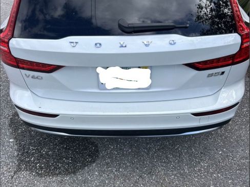 Used 2024 Volvo V60 B5 Cross Country Plus image 6