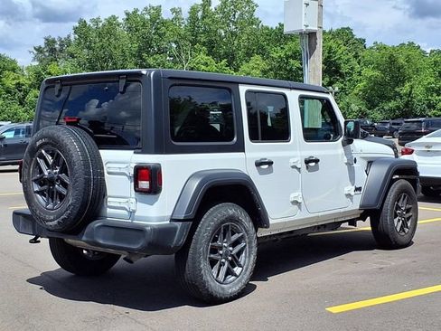 Used 2024 Jeep Wrangler Unlimited Sport AWD/4WD image 2